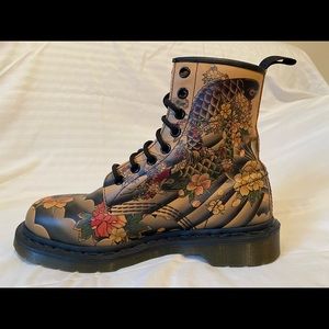 Rare Dr. Martens koi fish tattoo 1460 boots, 8-hole EU38, USW7, USM6